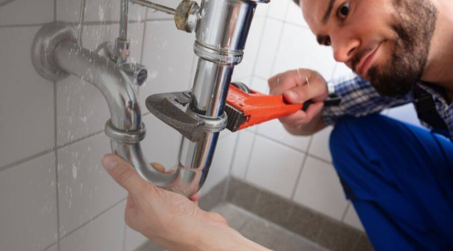 Expert burst pipe repair services in Tulare, SD